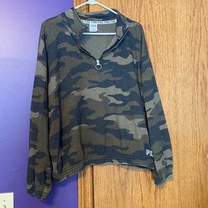 Lounge, camo quarter zip
